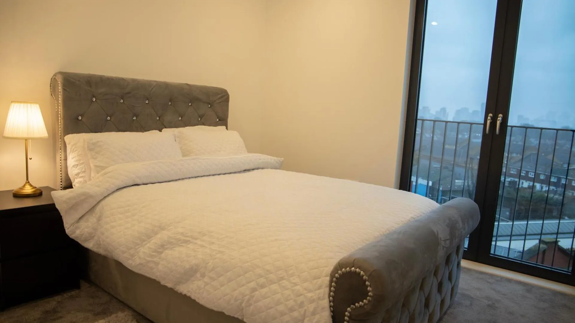 Jgb 2-Bed Apartment In London