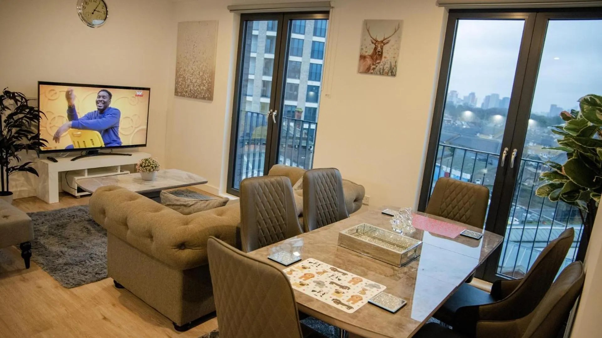 Jgb 2-Bed Apartment In London 0*,