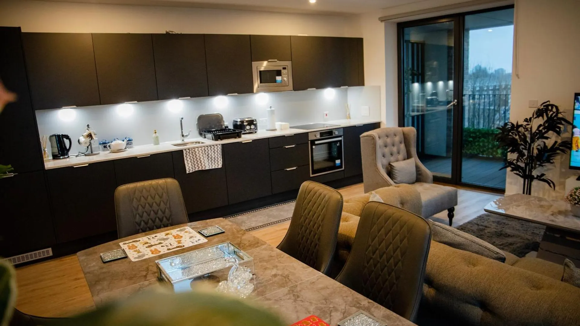 Jgb 2-Bed Apartment In London
